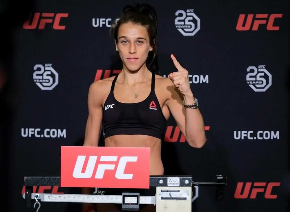 张伟丽再获ufc总裁称赞:她会成超级巨星!波兰名宿为乔安娜骄傲