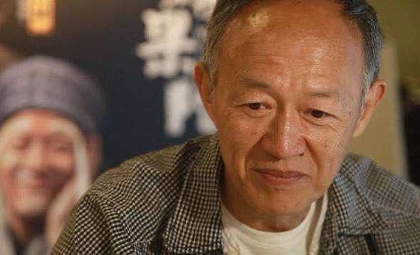 后来的金士杰一度郁郁寡欢,直到遇见了自己的学生涂谷苹,虽然存在很大