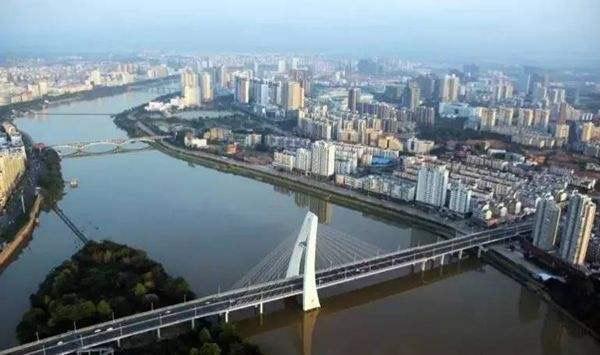 遵义2020gdp_贵州第二城遵义市2020年GDP比云南第二城曲靖市GDP高出800多亿