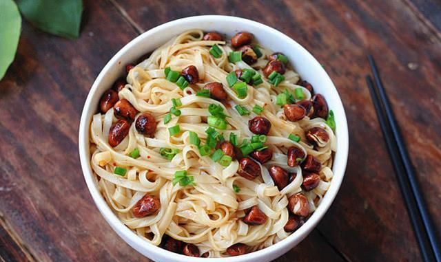 长假里,儿子迷上了吃这面,天天喊我做,8分钟上桌,吃不够!