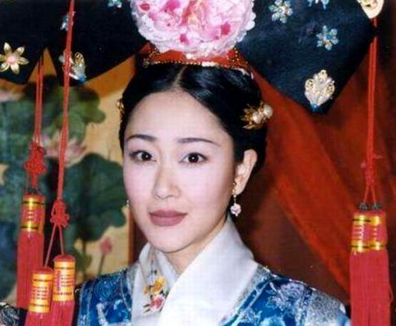 特别是《怀玉公主》里柔美娇俏的成莹让人印象深刻,由于于佳卉的气场