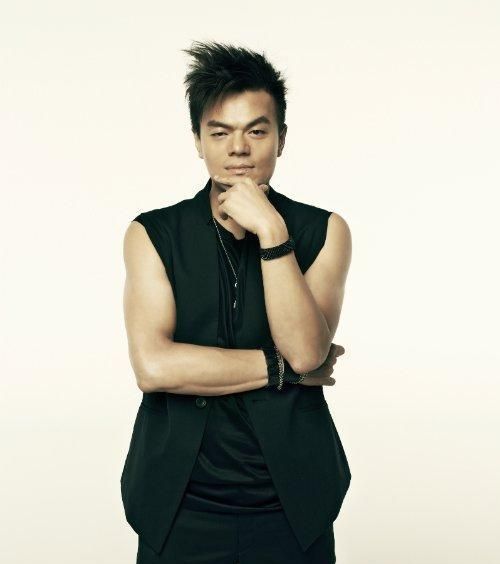 讯 3月9日上午,朴振英通过社交平台公开了自己孩子脚丫的照片