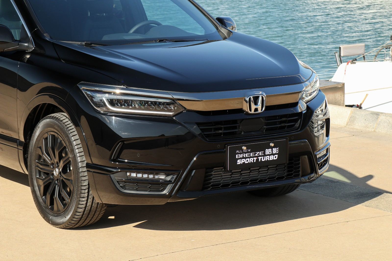 作为一辆中型suv车型,广汽本田为皓影量身打造了全新的设计美学——"