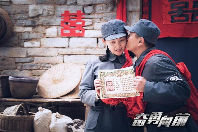 《奋勇向前》燃情收官 叶静缪婷茹重温红色经典传递正能量
