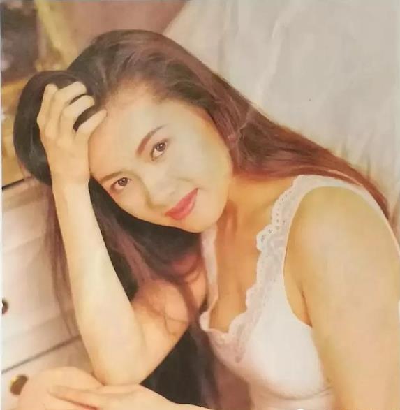 丑小鸭变白天鹅一代女神李丽珍22岁女儿晒近照仍难敌母亲美貌