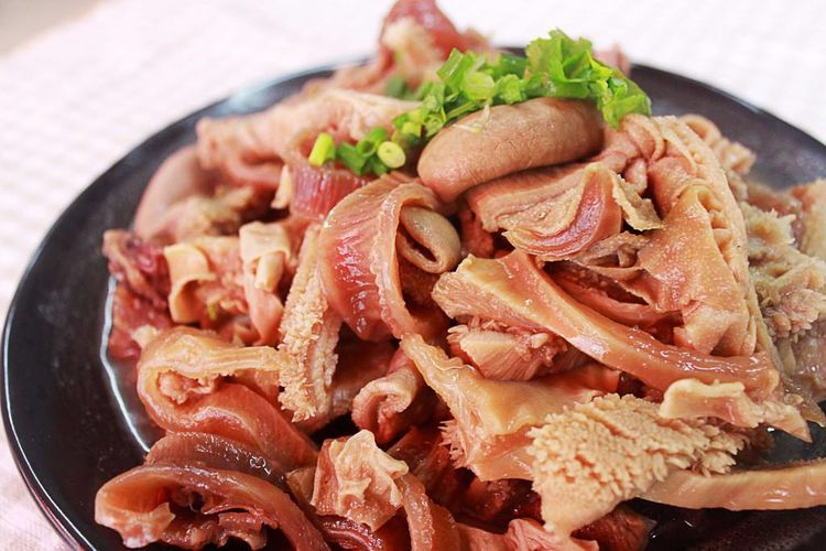 出门游玩推荐临川牛杂,色泽鲜艳,香辣可口,历经千年传承而不衰