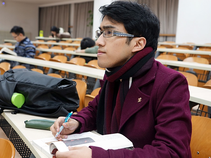 北大学神严堃曾因奥数金牌保送北大数学系不拼颜值靠才华