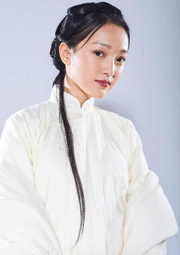 也是由古装剧开启演艺生涯的,但小编还是认为在《画皮》中,周迅饰演的