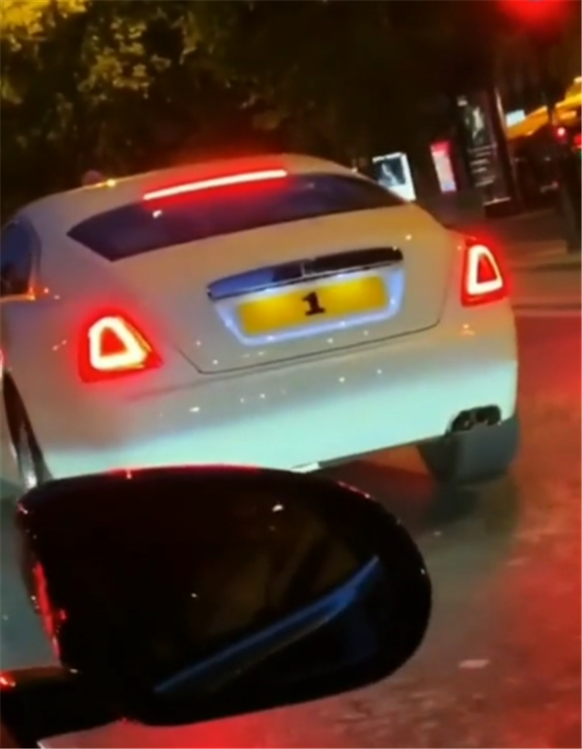 香港最贵劳斯莱斯魅影落地580万挂1车牌牌就值7位数