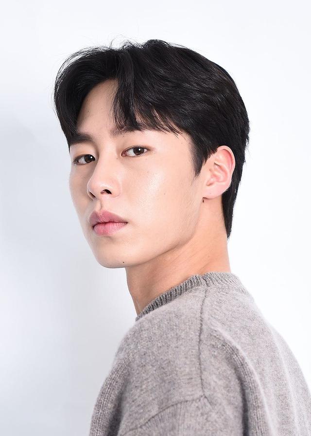 李宰旭终于晋升男主角啦!确定主演新剧,角色神秘又帅气