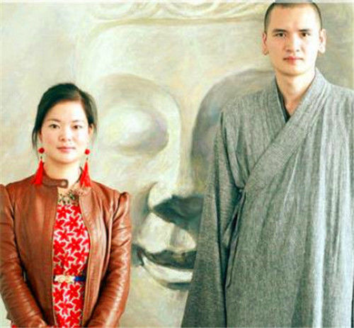 12月的时候他打算正式出家,但还没有等他出家他的父母就找来了.