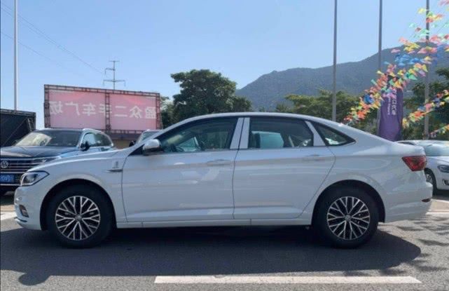 入手大众速腾1.2t自动舒适型,油耗超低,朋友们这价格买贵了吗