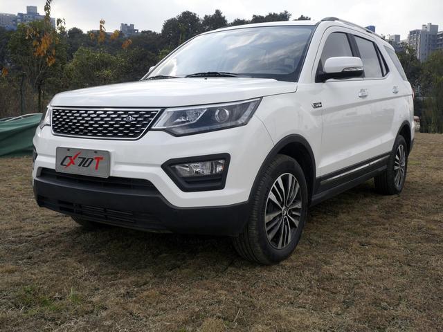 5.99w可买的七座SUV，轴距近2.8米，带倒车影像，国产大厂出品