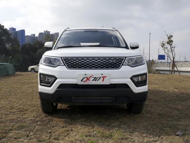 5.99w可买的七座SUV，轴距近2.8米，带倒车影像，国产大厂出品