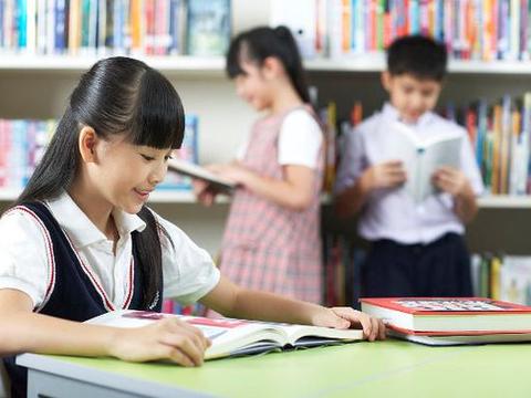 幼儿晨读非常重要,家长可用这些方法,帮助孩子告别“假”读|家长|课文|语文_新浪新闻