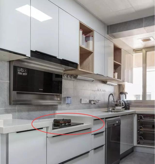 将灶台区吊柜上移15公分,收纳空间翻2倍|吊柜|油烟机|公分_新浪新闻