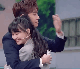 和郑爽重温十年前故事还能避开张翰俞灏明用词情商太高