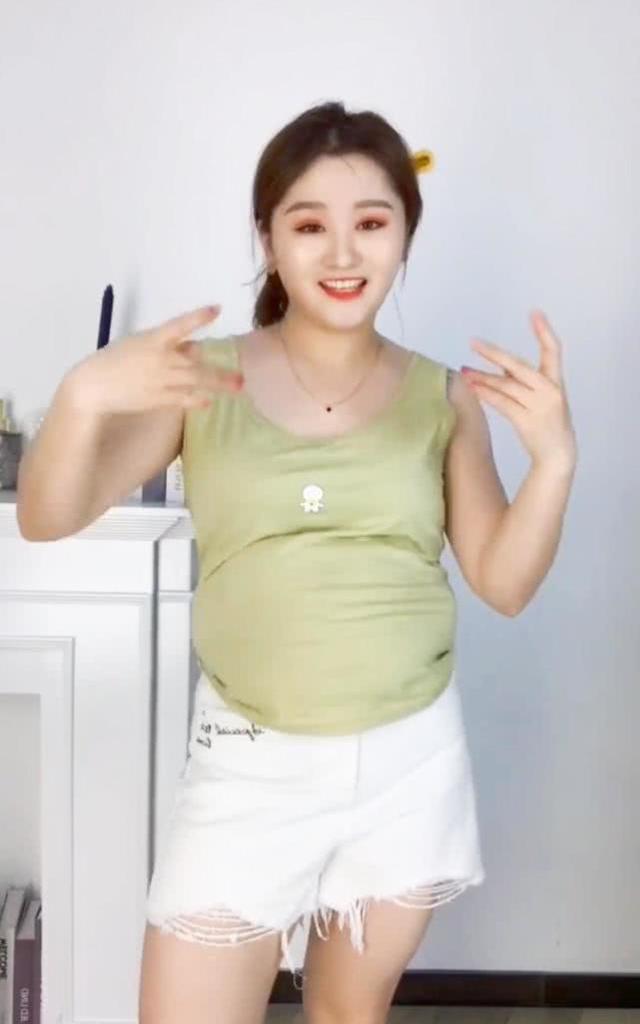 而吃胖了的话,就难以避免有小肚子,一般啤酒肚是男生才会有的,但是