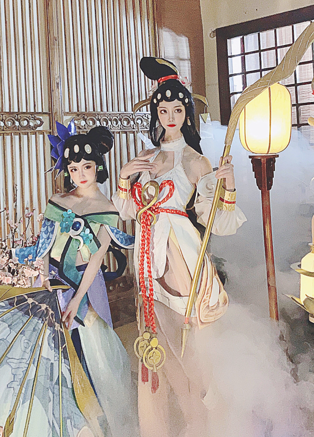 cos大乔的是以前cos过嫦娥姐姐的@戚顾儿miki-,小乔是@-美呆mido-.