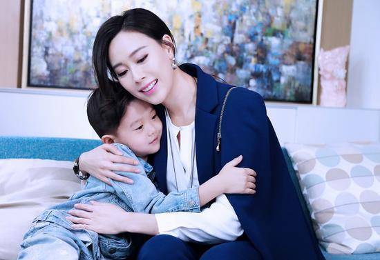 嫁给二婚足球明星,如今33岁一家五口很幸福|张雅蓓|于根伟|一家五口