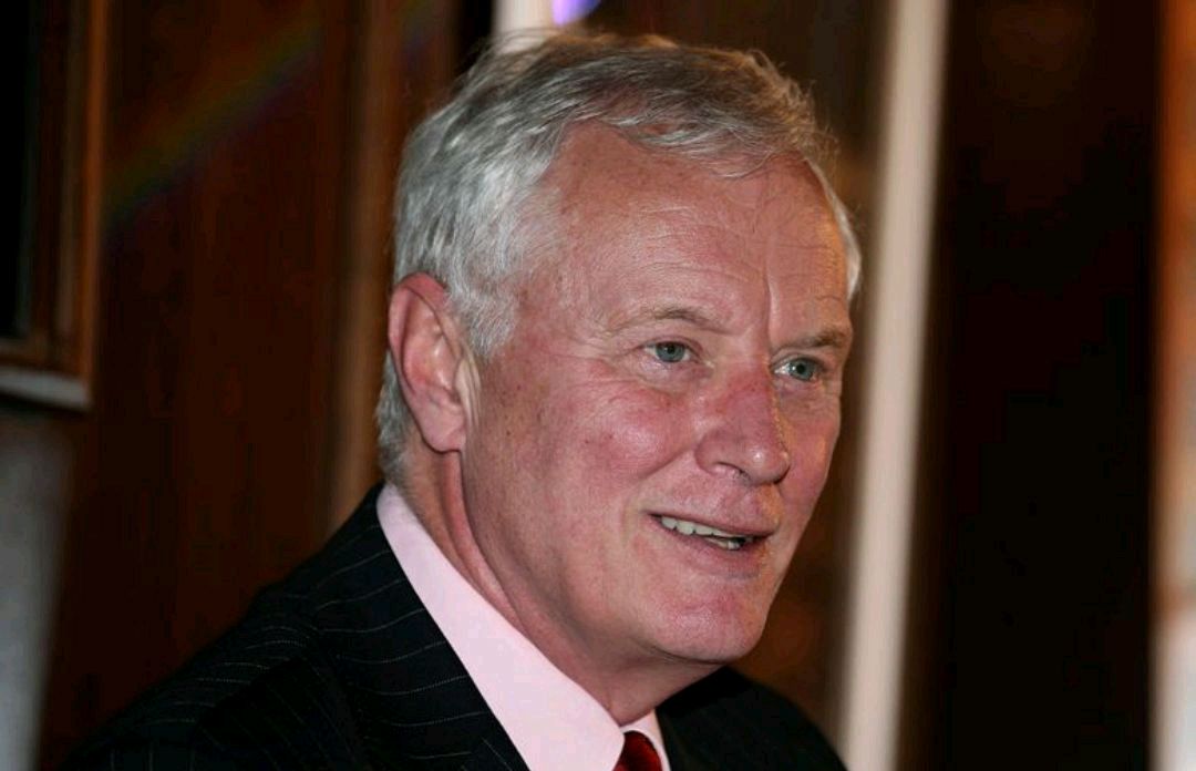 赫恩还说道:"当然,球员,工作人员和球迷的健康至高无上的,我们将采取