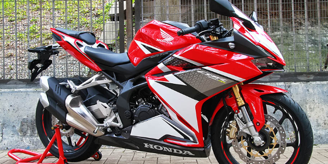 本田最经典的机车,小排量却有大爆发力,重点是凶悍外观,很霸气