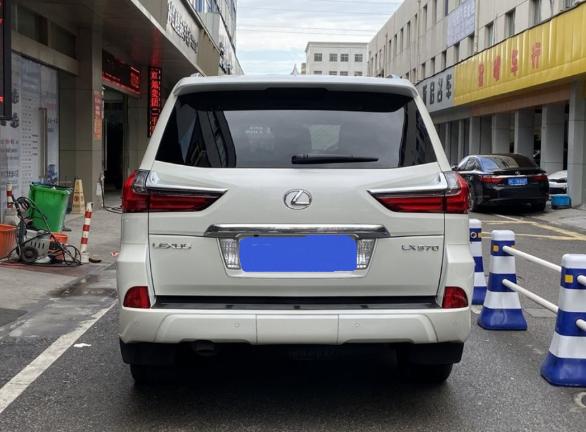 169万买的凌志570三年开104万公里车主坦言买车后动力更大了