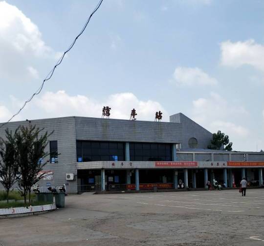 江西省信丰县今后主要的两座火车站