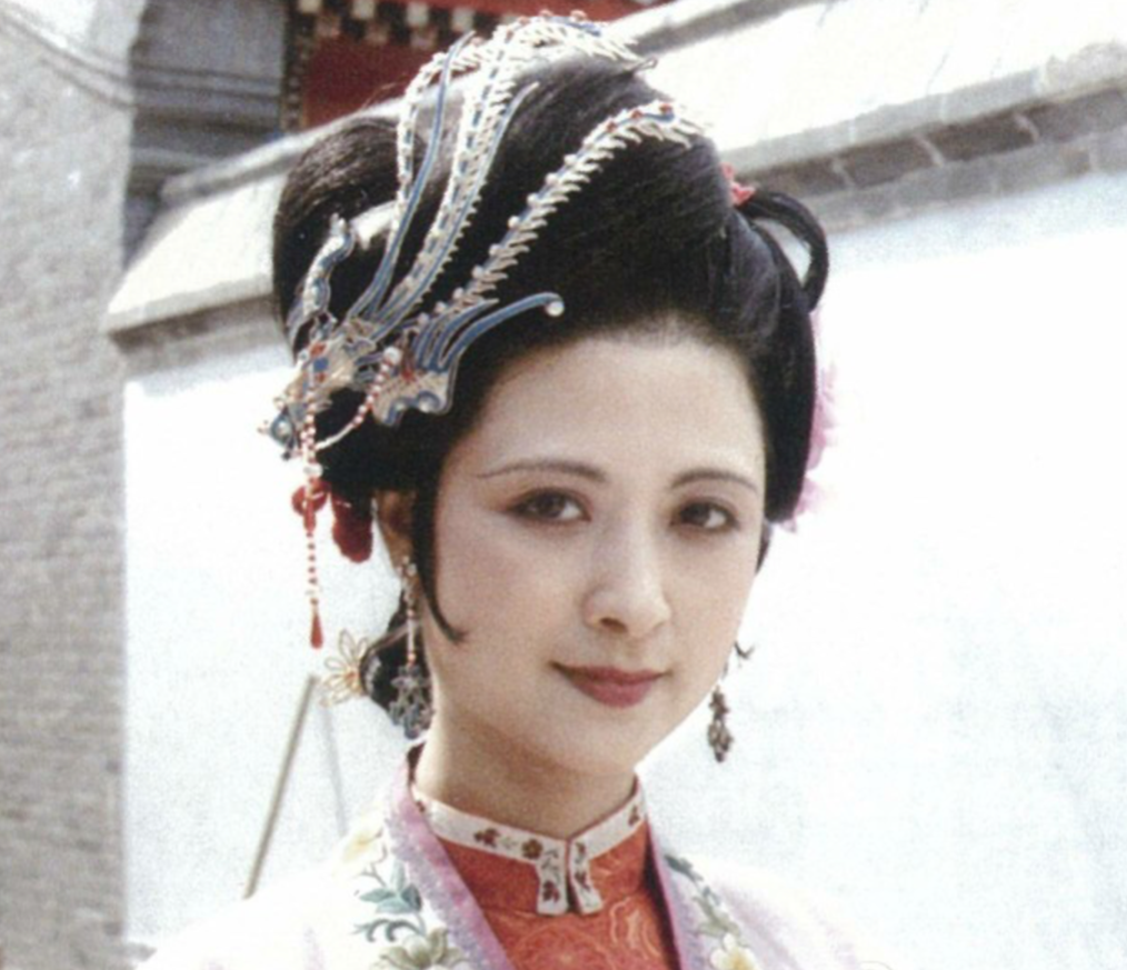 "预言家"早早示警王熙凤的毒计,尤二姐为何不相信?