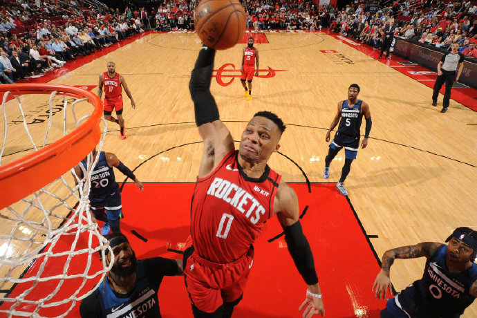 热议火箭6分险胜哈士奇:哈登慢悠悠过半场!威少招手让他快点