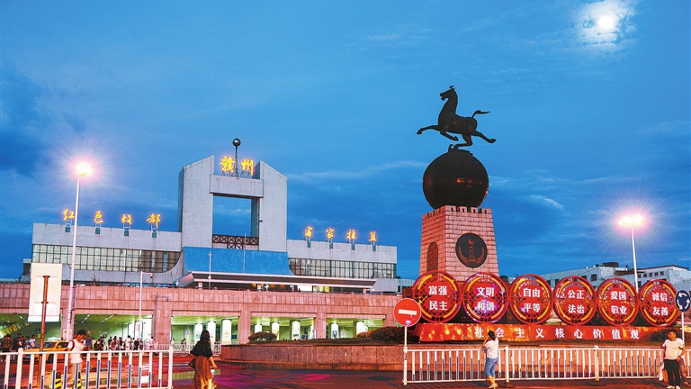 华东地区重要的铁路枢纽车站赣州站