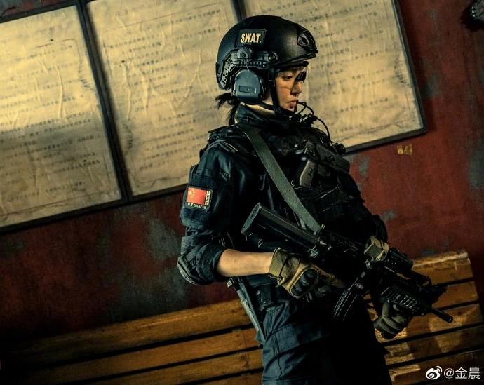 金晨晒照回忆拍戏独特经历表白最难忘女人感激成长