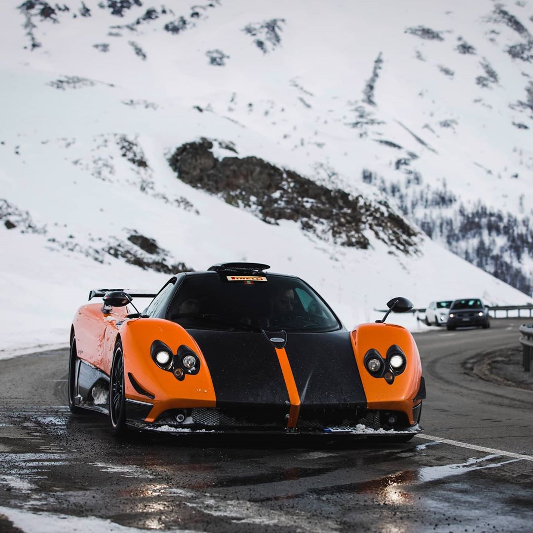 帕加尼zonda实车街拍 简洁硬朗的设计