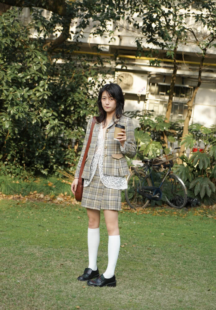 黑尾酱五花肉婚纱好惊悚白红相间的色调让人有胆看没胆穿