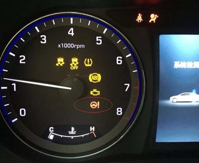 车上有刺客、坐着看月亮？这些故障灯都是什么鬼？