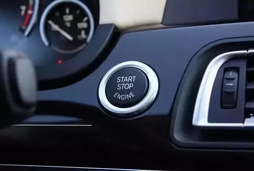 车上有刺客、坐着看月亮？这些故障灯都是什么鬼？