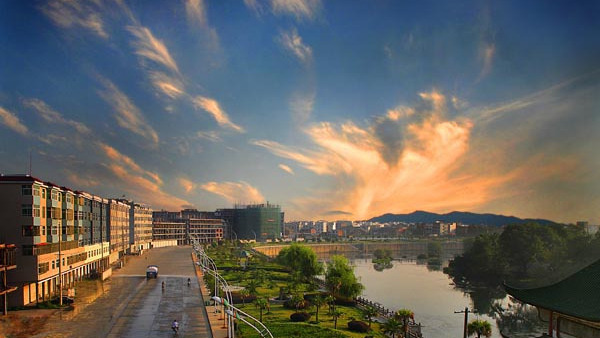 文茶铁路上的一个县级车站——莲花火车站