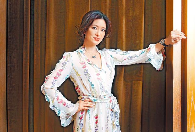 辛龙想尽一切办法,利用所有人脉资源,给刘真找最好的医院,找最好的