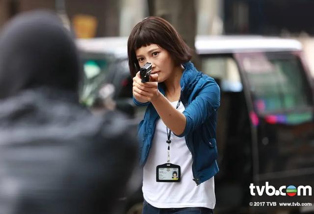 最近何绮云最为大家熟悉的角色应该是《爱回家之开心速递》中的马美娜