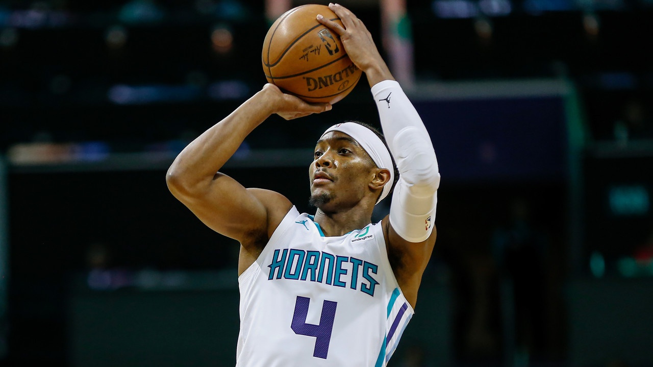 格拉汉姆三分11中8砍下30分导演大逆转