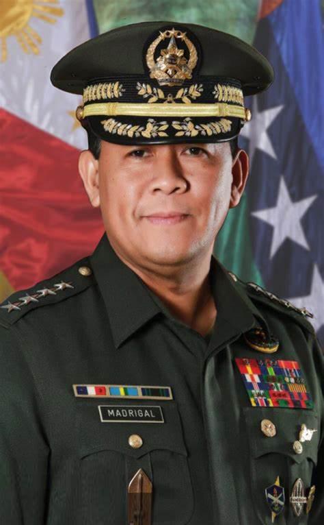 菲律宾总参谋长从军38年晋升上将,双硕士学位,获得杜特尔特信任