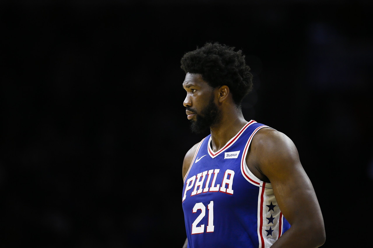 大帝出征!恩比德复出独揽30分14板