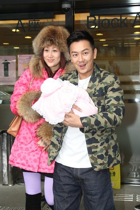 为何陈浩民与妻子异地却能5年生4娃妻子直言水和浆糊能一样吗