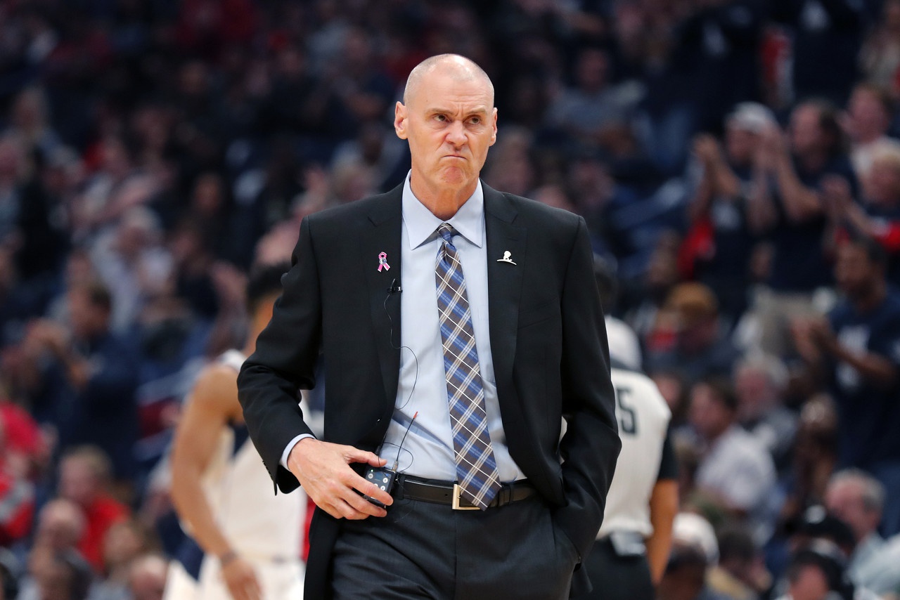 卡莱尔:独行侠被告知留在达拉斯 团队活动没有被禁止