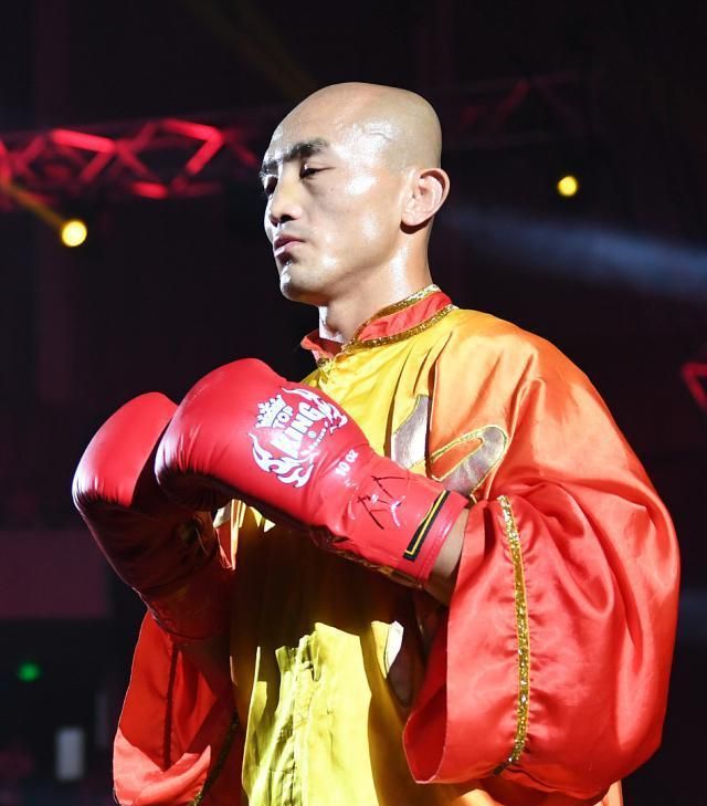 郭晨冬爆料:一番战播求武林风裁判欠一龙的