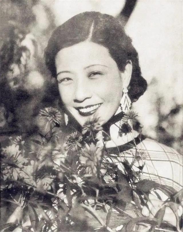 阮玲玉自杀后,上海10万市民自发上街,啕嚎大哭|新女性|阮玲玉