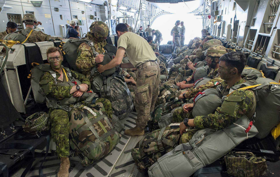 美国b-2轰炸机特遣队抵达北约20000美军参加,俄:考虑潜在后果