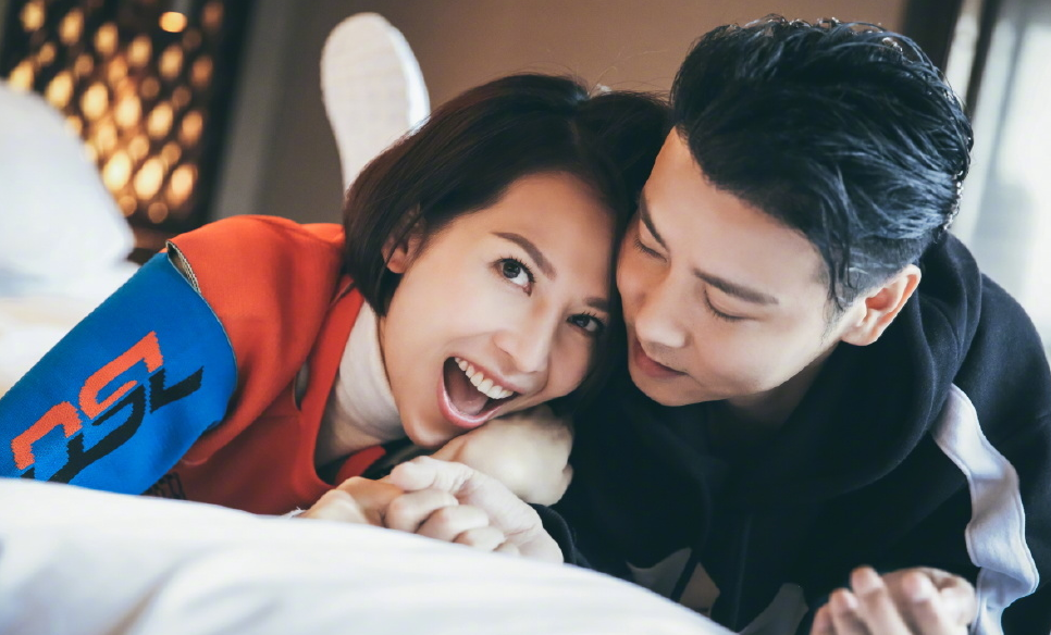 宅家多日后，蔡少芬携子出门“放风”，不戴口罩已完全放松警惕？