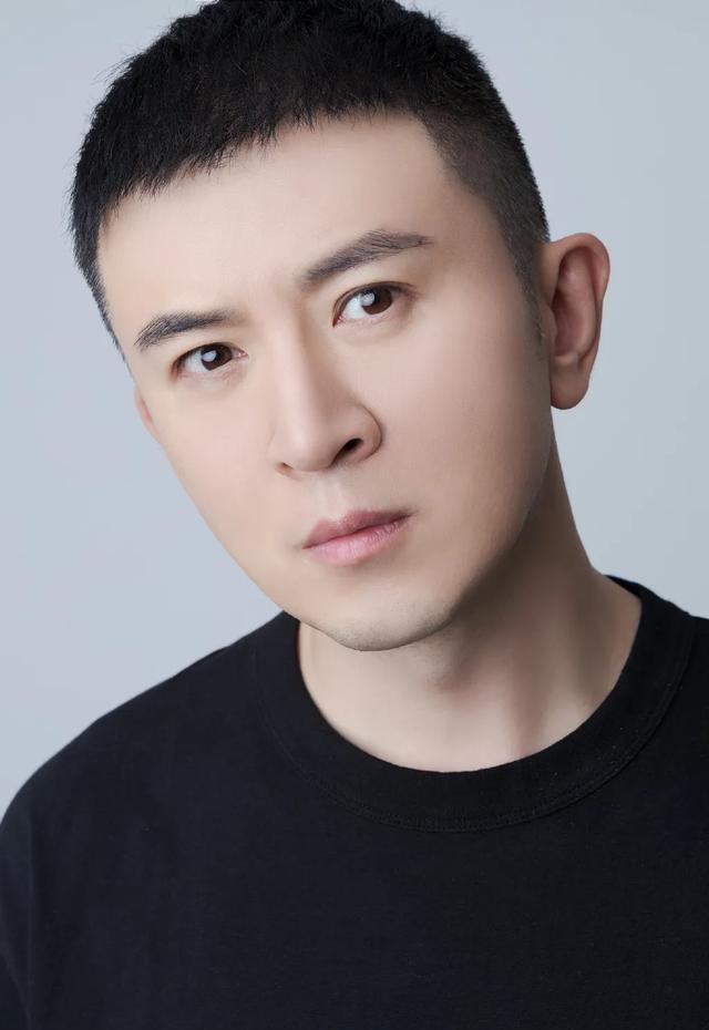 《安家》戏骨原来是钢琴家,搭档罗晋李易峰两大男神,还力挺肖战