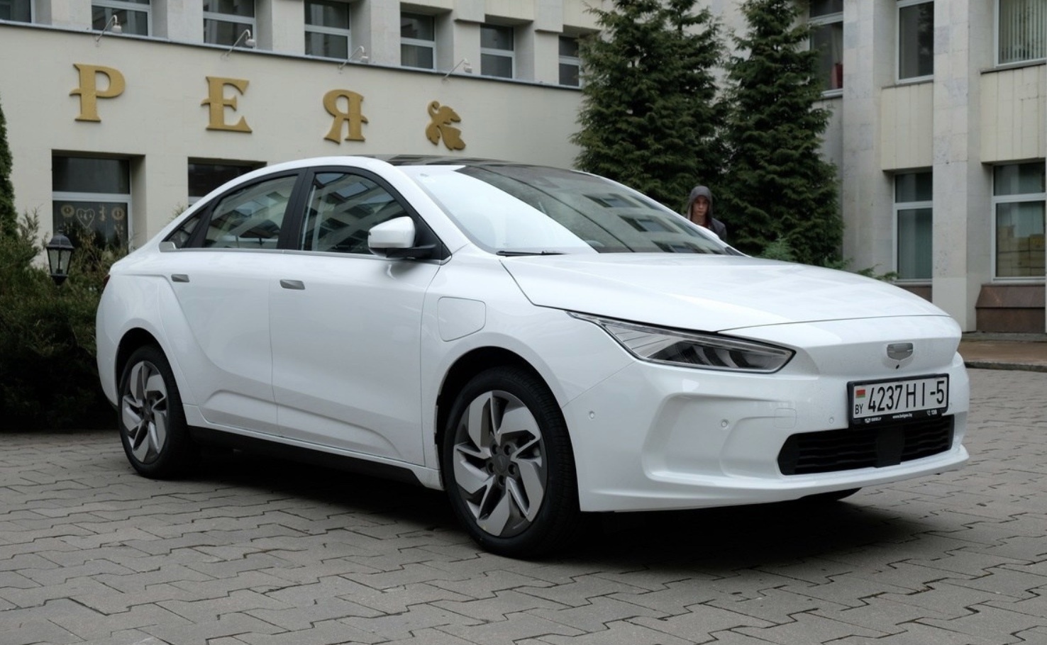 吉利几何a或将进军白俄罗斯销售,纯白的车牌跟几何更配了